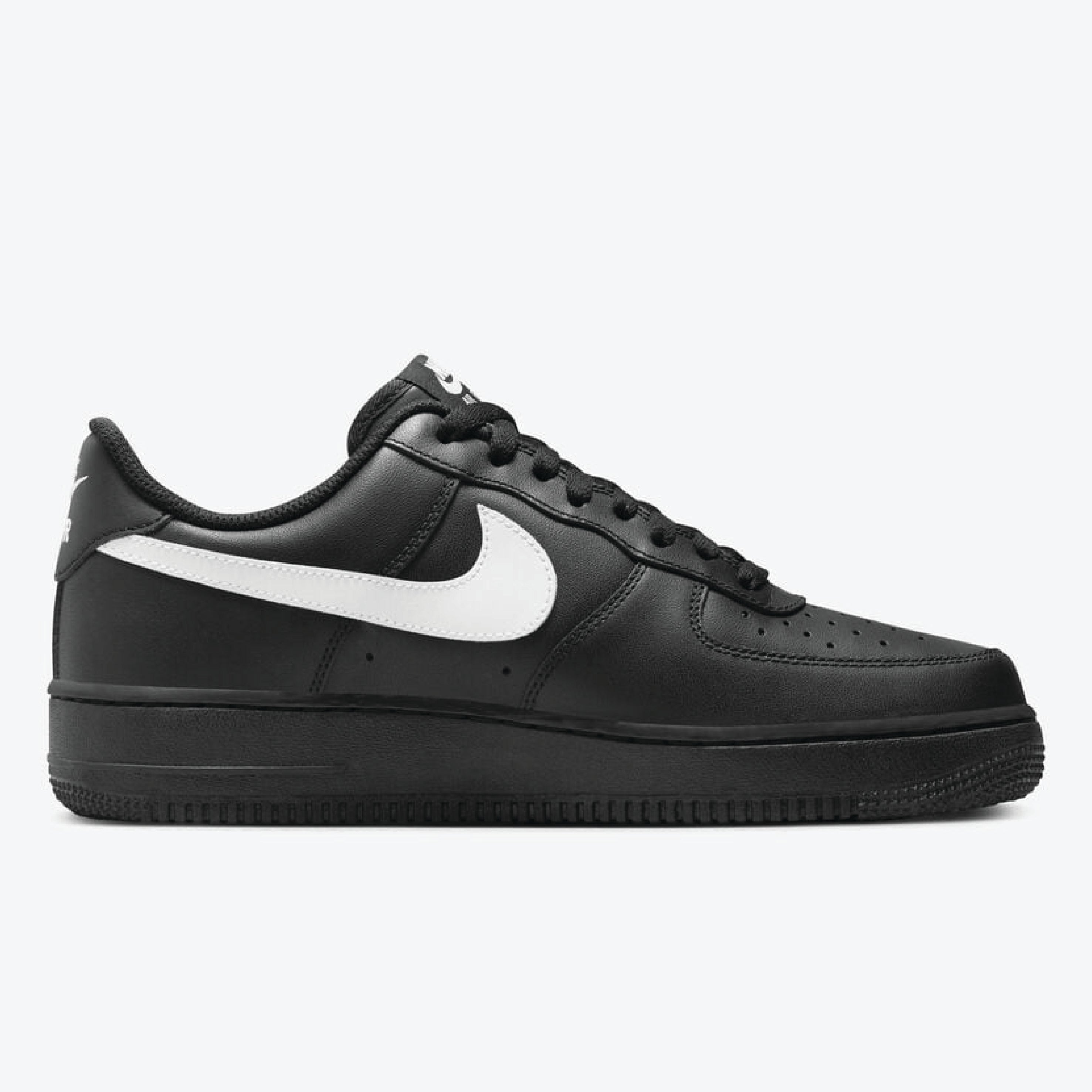 Nike Air Force 1 - Black/Black/White