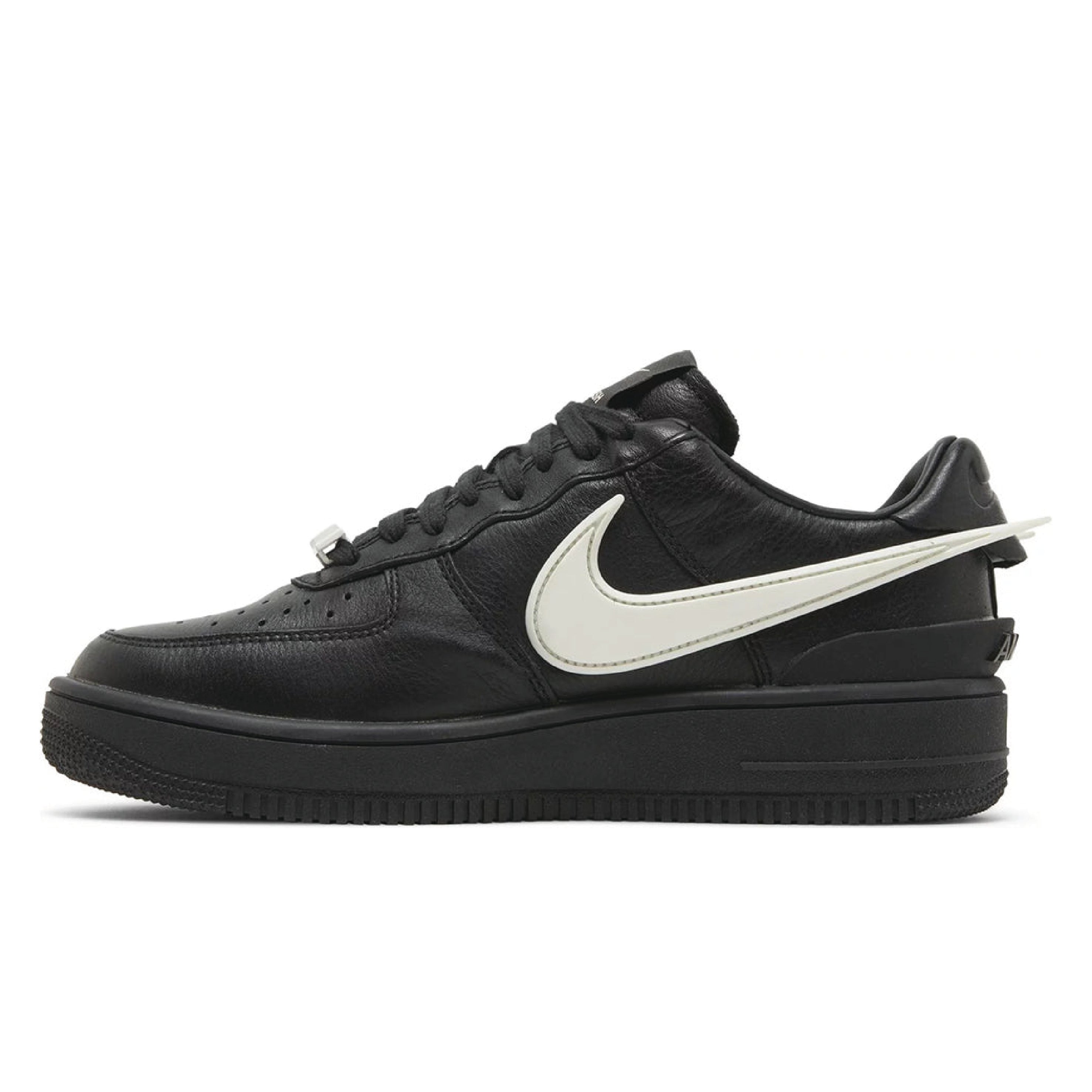 Nike Air Force 1 - Black/White